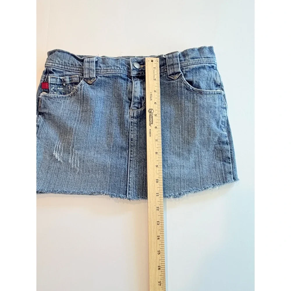Jeans Sasha Denim Mini Skirt Medium Wash Rhinestone Y2K Raw Hem Size 5‎